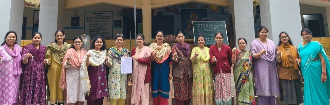 मांगों को लेकर शिक्षकों की चॉक डाउन हड़ताल शुरू