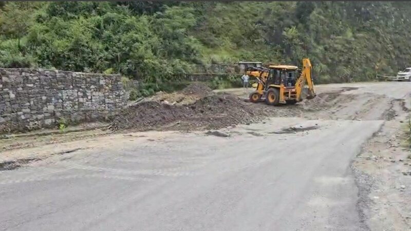 मैठाणा में बदरीनाथ हाइवे भू-धंसाव की जद में