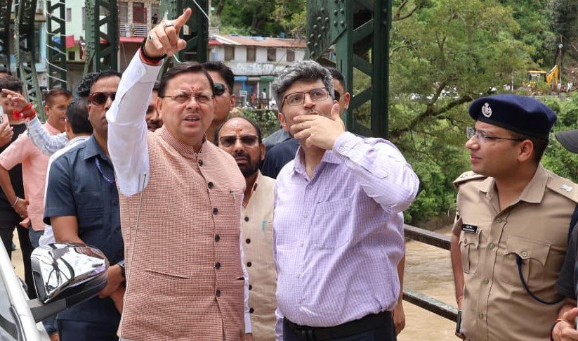 संकट की इस घडी में सरकार प्रभावितों के साथ – सीएम धामी