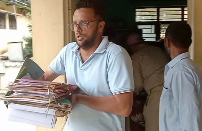 थराली तहसील परिसर के पीछे भू-स्खलन से मची अफरा-तफरी