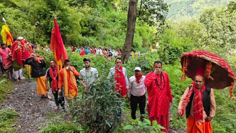 पारंपरिक जागरों के साथ किया बंड की छंतोली को विदा