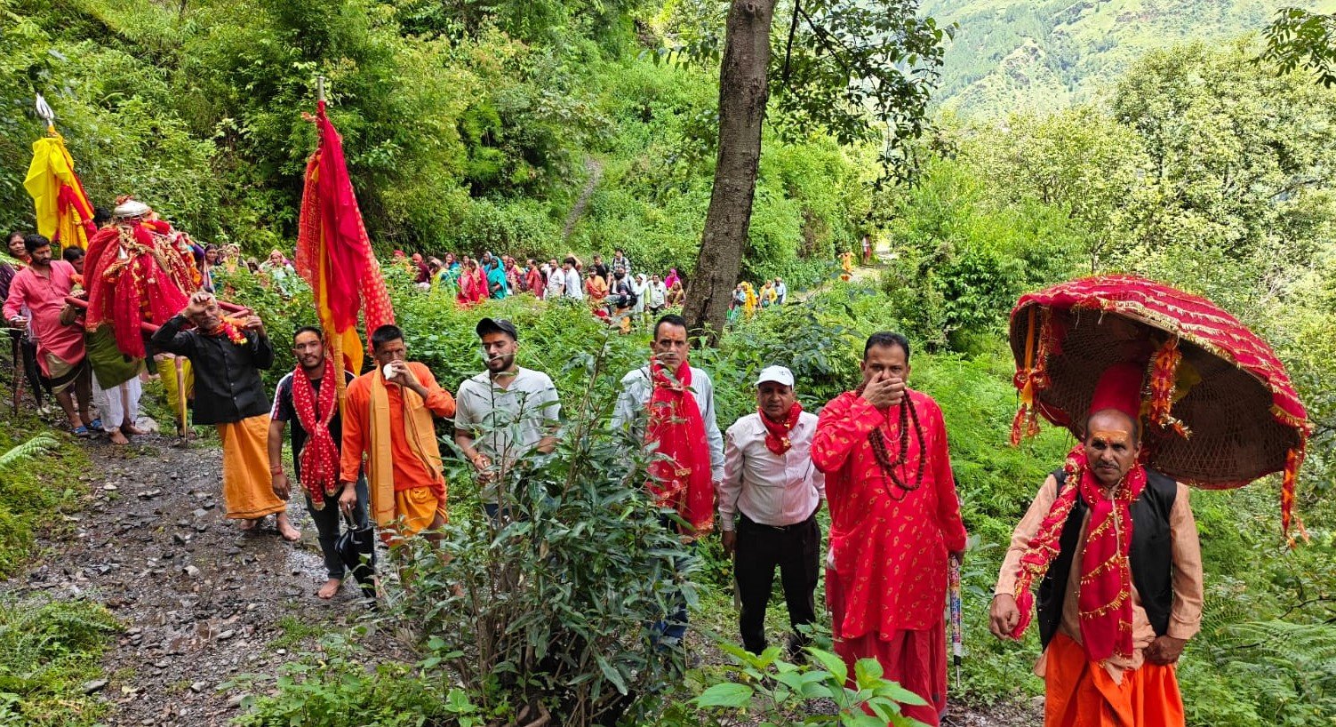 पारंपरिक जागरों के साथ किया बंड की छंतोली को विदा