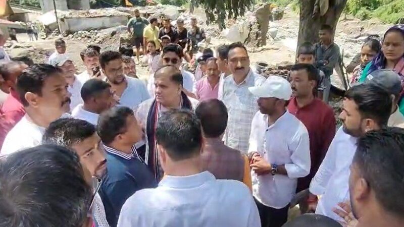 प्रभावितों को दी जाएगी हर संभव मदद – भट्ट