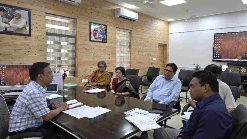 स्वास्थ्य सेवाओं में सुधार के लिए मुख्यमंत्री ने दिए निर्देश, स्वास्थ्य आयुक्त बनाने पर विचार, प्रमुख सचिव मुख्यमंत्री ने मांगा स्वास्थ्य विभाग से विस्तृत प्रस्ताव