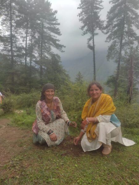 सौड़ गांव में ‘एक कदम पर्यावरण की ओर’ अभियान की शुरुआत, ग्रामीणों ने किया पौधरोपण