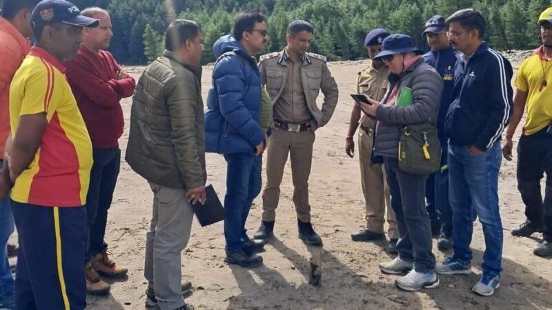 भू- वैज्ञानिकों ने किया आपदाग्रस्त धराली का निरीक्षण