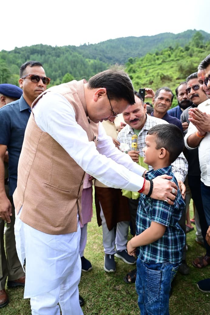 थराली आपदा प्रभावित क्षेत्रों का सीएम धामी ने किया स्थलीय निरीक्षण, प्रभावित परिवारों को मिली 5-5 लाख की सहायता राशि