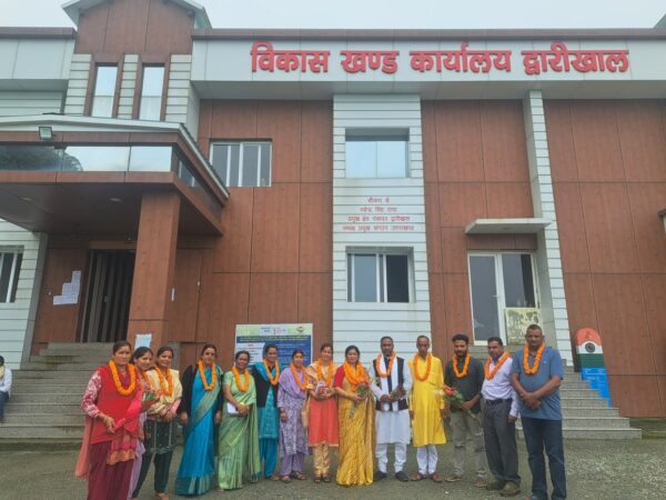 द्वारीखाल में प्रमुखों व क्षेत्र पंचायत सदस्यों ने ली पद एवं गोपनीयता की शपथ