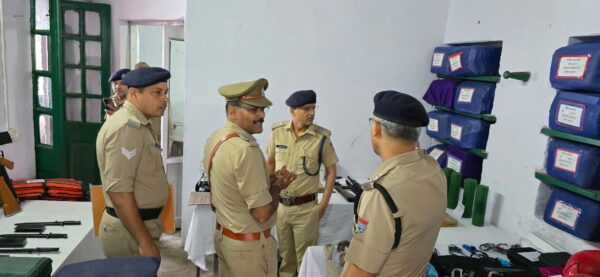 अपर पुलिस अधीक्षक चन्द्रमोहन सिंह द्वारा किया गया कोतवाली लैंसडाउन का अर्द्धवार्षिक निरीक्षण, दिए निर्देश