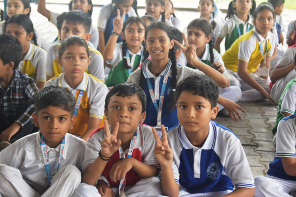 नवयुग पब्लिक स्कूल में हर्षोल्लास से मनाया गया खेल दिवस