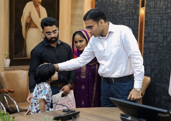 भरण पोषण अधिनियम का दुरुपयोग पड़ा महंगा, सक्षम पिता का झूठा वाद खारिज, DM ने अल्प वेतनभोगी बहू-बेटे को दिलाया न्याय