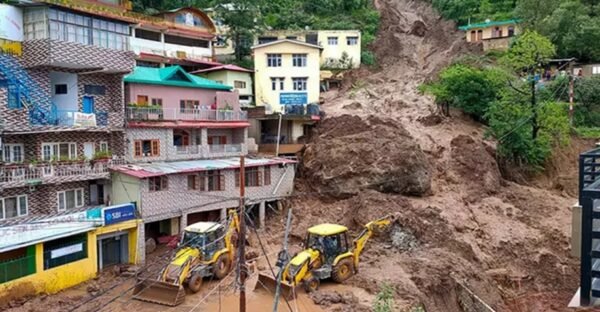 उत्तराखंड: थराली में देर रात बादल फटा, लोगों के लापता होने की आशंका, एसडीएम आवास व तहसील परिसर में मलबा घुसा