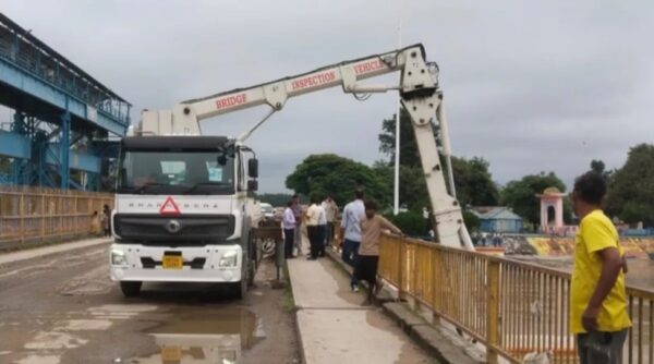 पौड़ी-मेरठ मार्ग पर यातायात के लिए करना होगा अभी इंतजार, बि‍जनौर बैराज पुल के गेट की बेयरिंग में मि‍ली खराबी