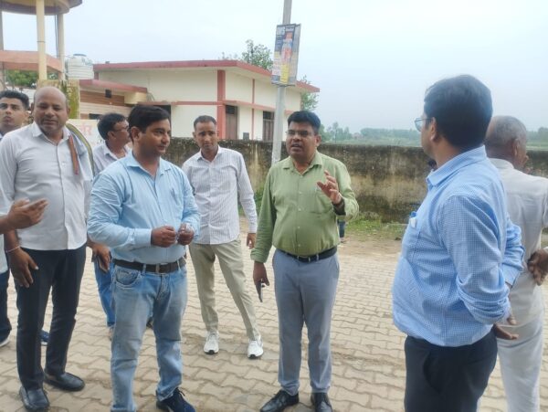 सरकार जनता के द्वार कार्यक्रम में अधिकारियों ने सुनी ग्रामीणों की समस्याएं