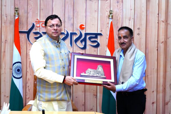 मुख्यमंत्री धामी ने मुख्य सुरक्षा अधिकारी राकेश देवली को सेवानिवृत्ति पर दी भावभीनी विदाई, बोले- ‘कर्तव्यों का निष्ठा से किया निर्वहन’