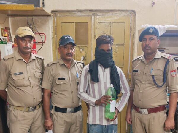 एसपी तृप्ति भट्ट की नशे के खिलाफ सर्जिकल स्ट्राइक जारी, चौकी जीआरपी लालकुआं ने 63 लीटर अवैध कच्ची शराब के साथ युवक को किया गिरफ्तार