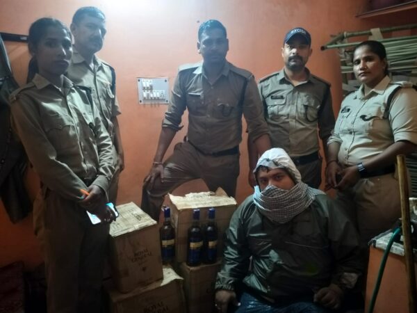 डीएम स्वाति एस भदौरिया के निर्देश पर कोटद्वार में आबकारी विभाग की बड़ी कार्रवाई, चंडीगढ़ ब्रांड की अवैध विदेशी शराब की बड़ी खेप पकड़ी, एक गिरफ्तार