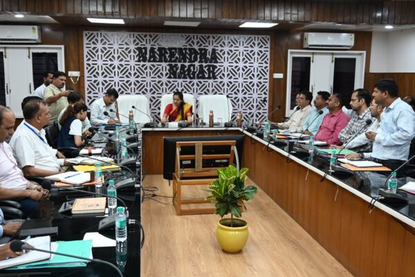 डीएम नितिका खण्डेलवाल ने नरेंद्रनगर तहसील में सुनीं जनता की शिकायतें, त्वरित समाधान के दिए निर्देश