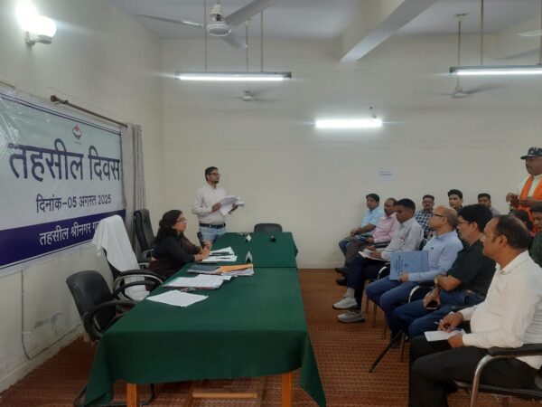 एसडीएम नूपुर वर्मा ने श्रीनगर तहसील दिवस में सुनीं जनता की शिकायतें, त्वरित समाधान के दिए निर्देश
