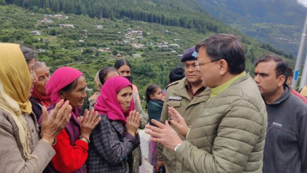मौसम की चुनौतियों के बीच ग्राउंड जीरो पर पहुंचे मुख्यमंत्री धामी, कहा-आपदा प्रभावितों के साथ मजबूती से खड़ी है सरकार