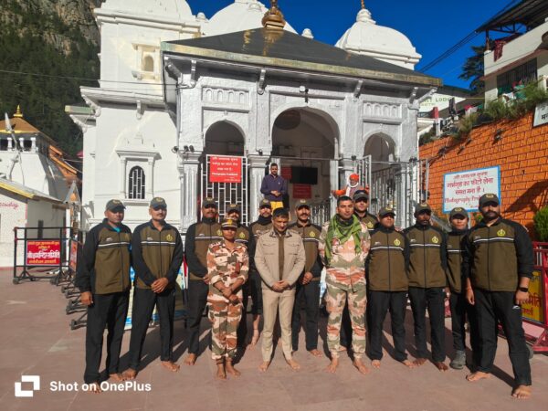 आईजी एसडीआरएफ अरुण मोहन जोशी द्वारा गंगोत्री पहुँचकर आपदा प्रभावितों के रेस्क्यू के लिए रणनीति का किया प्रत्यक्ष क्रियान्वयन एवं समन्वय