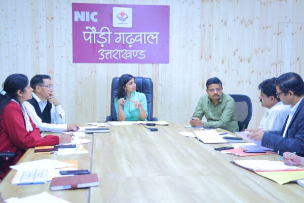 पौड़ी गढ़वाल : रेड–येलो अलर्ट में जिला प्रशासन अलर्ट मोड पर, डीएम स्वाति एस भदौरिया ने अधिकारियों को दिए सतर्कता बरतने के निर्देश