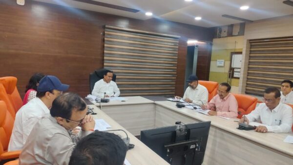 पौड़ी के आपदाग्रस्त क्षेत्रों के आंकलन को जायेगी संयुक्त टीम, कैबिनेट मंत्री डॉ. रावत ने आपदा को लेकर बुलाई बैठक, उच्चाधिकारियों को दिये निर्देश