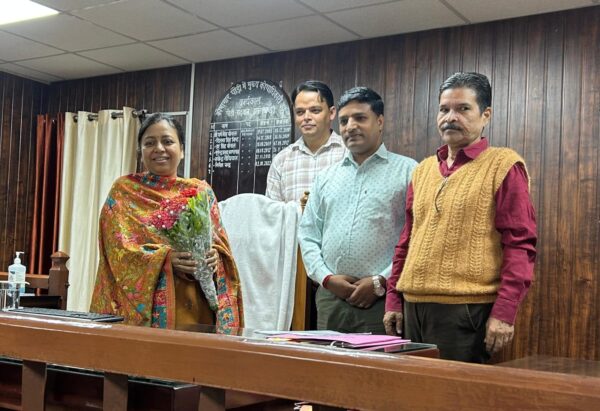 नवनियुक्त मुख्य कोषाधिकारी नमिता सिंह ने संभाला कार्यभार