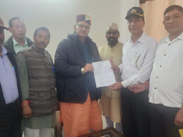 गैरसैंण में सैनिक कल्याण मंत्री गणेश जोशी से पूर्व सैनिकों के प्रतिनिधि मंडल ने की भेंट