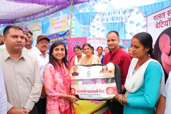 एकेश्वर तहसील दिवस : डीएम स्वाति एस. भदौरिया की पहल से जनता-प्रशासन के बीच बना “विश्वास का सेतु”, 40 शिकायतें सुलझीं, 122 ने पाया योजनाओं का लाभ