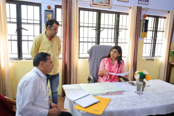 डीएम स्वाति एस. भदौरिया ने राजीव गांधी नवोदय विद्यालय सन्तूधार का किया औचक निरीक्षण, अव्यवस्थाओं पर विद्यालय प्रबंधन को लगाई कड़ी फटकार, दिए सख्त निर्देश