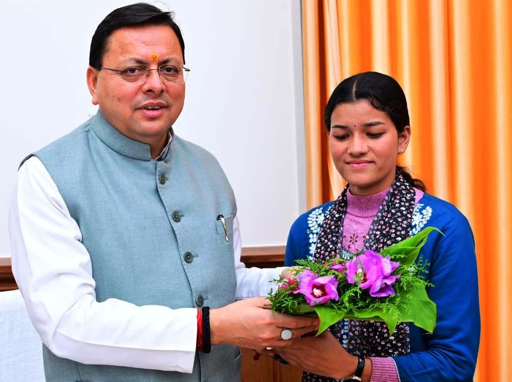 सीएम ने सारकोट की समस्याओं के निदान का दिया भरोसा