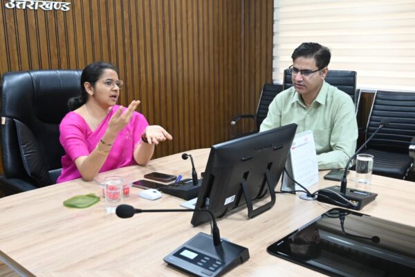 डीएम नितिका खण्डेलवाल की पहल पर टिहरी गढ़वाल में एआई से होगा सरकारी योजनाओं का मूल्यांकन, हिंदी-गढ़वाली में लाभार्थियों से अब सीधे बात करेंगे “AI कॉलर”