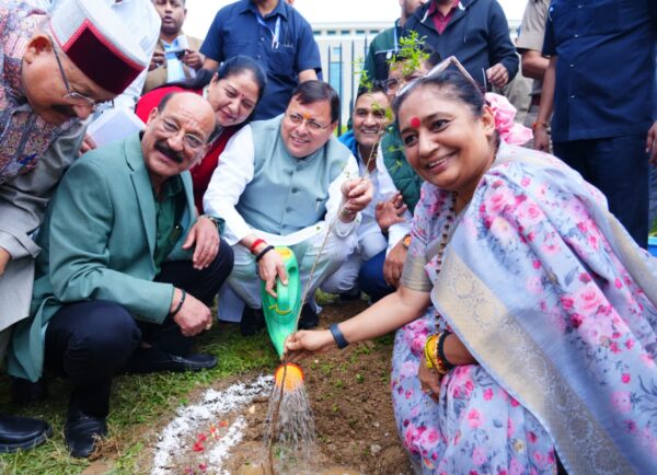 गैरसैंण में “एक पेड़ माँ के नाम” अभियान : मुख्यमंत्री धामी और विधानसभा अध्यक्ष खंडूडी ने किया पौधरोपण, दिया पर्यावरण संरक्षण का संदेश