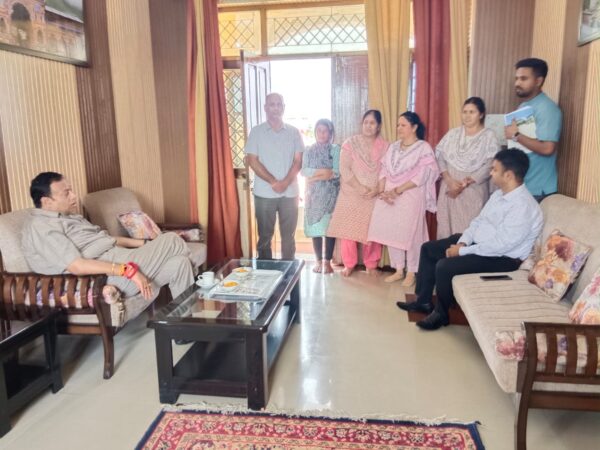 बीकेटीसी अध्यक्ष हेमंत द्विवेदी ने यात्री विश्राम गृह कारगी चौक का किया औचक निरीक्षण, सीसीटीवी तथा वाई-फाई लगाने के दिए निर्देश