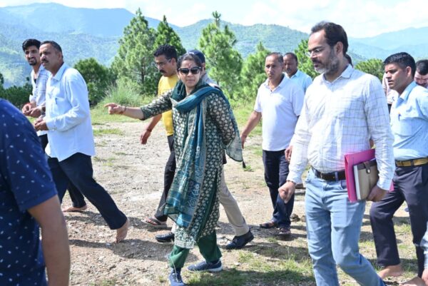 डीएम नितिका खण्डेलवाल ने इंडियान गांव स्थित प्रसिद्ध सिद्धपीठ कांगुड़ा नागराजा मंदिर में निर्माण कार्यों का किया निरीक्षण, दिए निर्देश