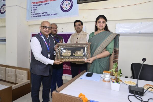 नरेंद्रनगर में “सामाजिक सुरक्षा संतृप्ति अभियान” कैंप में 200 लोगों को मिला योजनाओं का लाभ, सीडीओ वरुणा अग्रवाल ने ग्रामीणों से सामाजिक सुरक्षा योजनाओं का लाभ लेने का किया आग्रह