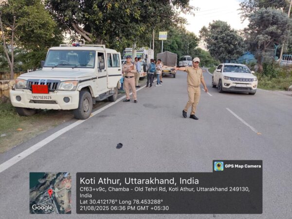 डीएम नितिका खण्डेलवाल के निर्देश पर टिहरी–कोटि क्षेत्र में परिवहन एवं पुलिस विभाग का सघन चेकिंग अभियान, 19 वाहनों के चालान, 05 वाहन सीज