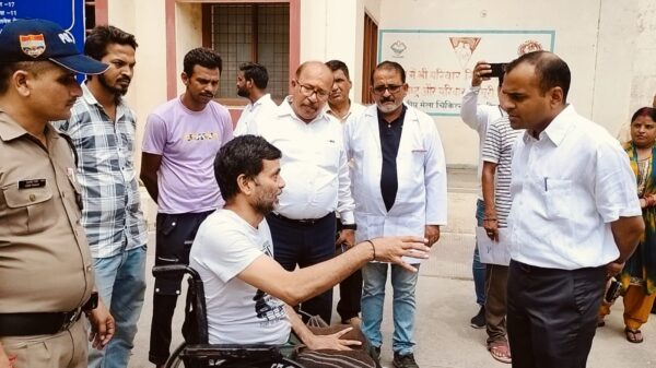 डीएम मयूर दीक्षित की संवेदनशीलता, स्पाइन रोग से पीड़ित यादवेंद्र राज को घर तक मिलेगा अंत्योदय राशन, जिला पूर्ति अधिकारी को दिए त्वरित निर्देश