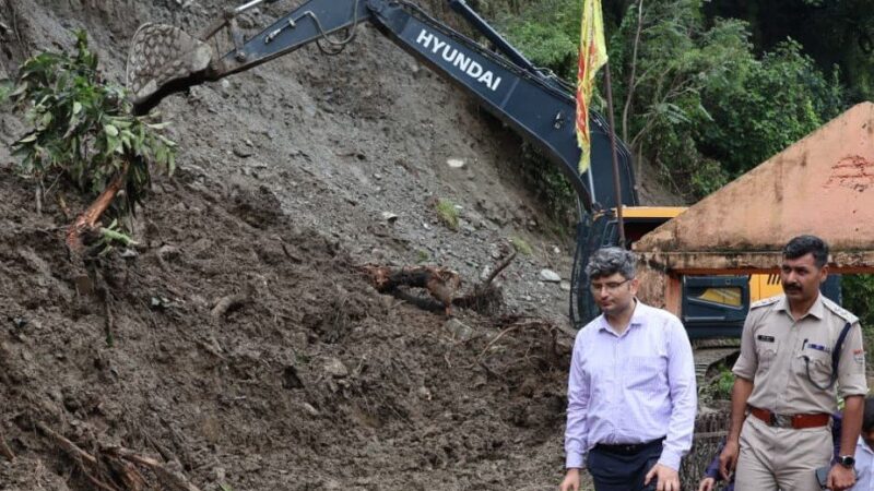 प्रभावित क्षेत्र में क्षतिग्रस्त सड़कों को खोलने पर खास फोकस