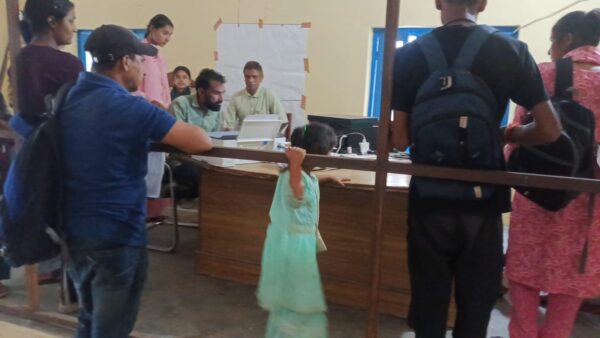 डीएम स्वाति एस. भदौरिया के निर्देश पर एकेश्वर ब्लॉक में लगाया गया 02 दिवसीय आधार कैंप, 110 ग्रामीणों को मिला लाभ