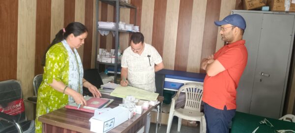 अपर मुख्य चिकित्सा अधिकारी यमुना वैली डॉ. आरसी आर्य ने आपदाग्रस्त क्षेत्र स्यानाचट्टी एवं राणाचट्टी का किया स्थलीय भ्रमण