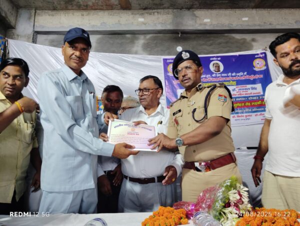 डॉ. सुरेन्द्र लाल आर्य व प्रमोद चौधरी रुड़की में हुए सम्मानित