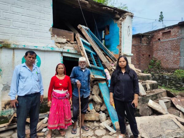 बागेश्वर : डीएम आशीष भटगांई के निर्देशों पर आपदा प्रभावितों को तत्काल राहत, 72 परिवारों को ₹6.91 लाख की आर्थिक सहायता वितरित