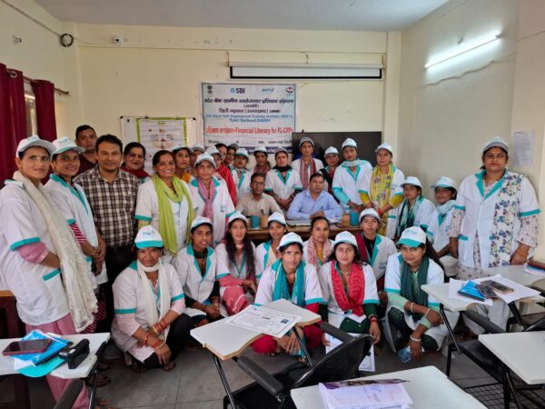 एसबीआई आरसेटी नई टिहरी में 6 दिवसीय वित्तीय समावेशन कार्यक्रम संपन्न, स्वयं सहायता समूहों को दी गई वित्तीय साक्षरता की जानकारी