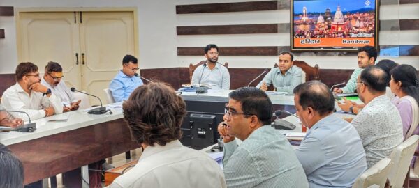 जिले में संचालित सभी एसटीपी पर लगाए जाए सीसीटीवी कैमरे – डीएम मयूर दीक्षित