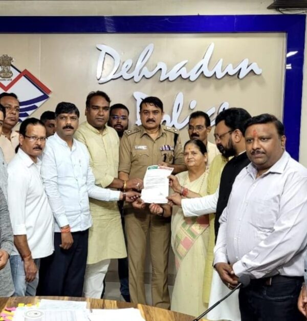 सोशल मीडिया पर भ्रामक और झूठी खबर फैलाने वालों के खिलाफ एक्शन मोड में पुलिस, मुख्यमंत्री बदलने की अफवाह फैलाने वालों के खिलाफ मुकदमा, सोशल मीडिया के कालनेमियों पर उत्तराखंड पुलिस की पैनी नजर