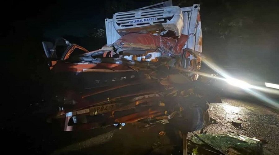 भीषण सड़क हादसा, एक की मौत और दो गंभीर रूप से घायल