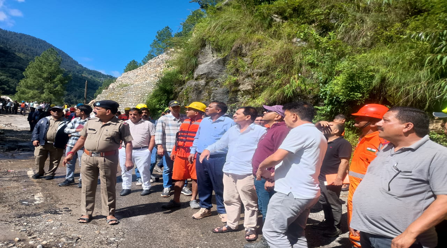 स्यानाचट्टी में भूस्खलन के बाद बनी कृत्रिम झील, प्रशासन सतर्क