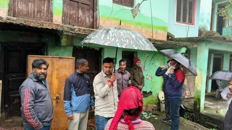 भारी बारिश से जनजीवन अस्त-व्यस्त